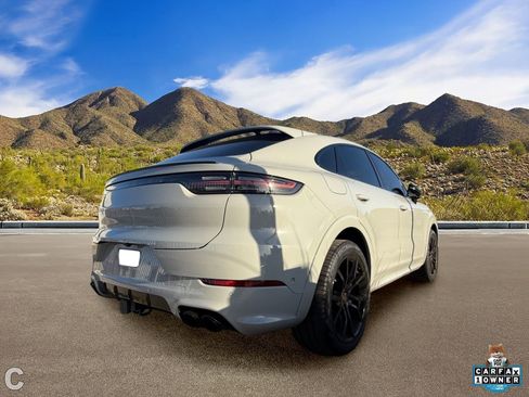 Used 2022 Porsche Cayenne S Platinum AWD/4WD image 4