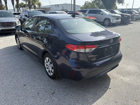 Used 2022 Toyota Corolla LE FWD image 5