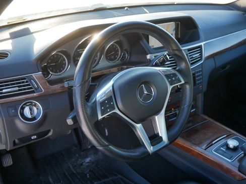 Used 2013 Mercedes-Benz E 350 4MATIC Sedan image 19