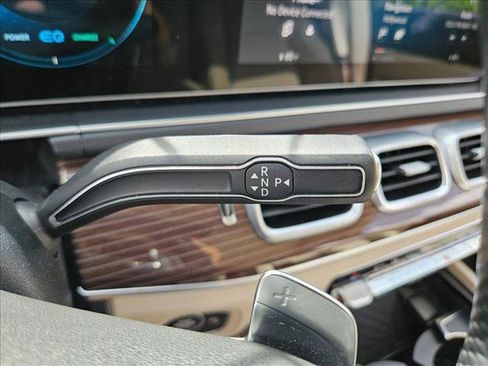 Used 2023 Mercedes-Benz GLS 450 4MATIC image 9