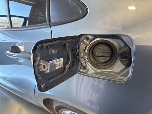 Used 2021 Toyota Corolla LE FWD image 10