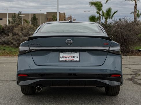 New 2026 Nissan Sentra SR w/ Floor Mat Package FWD image 5