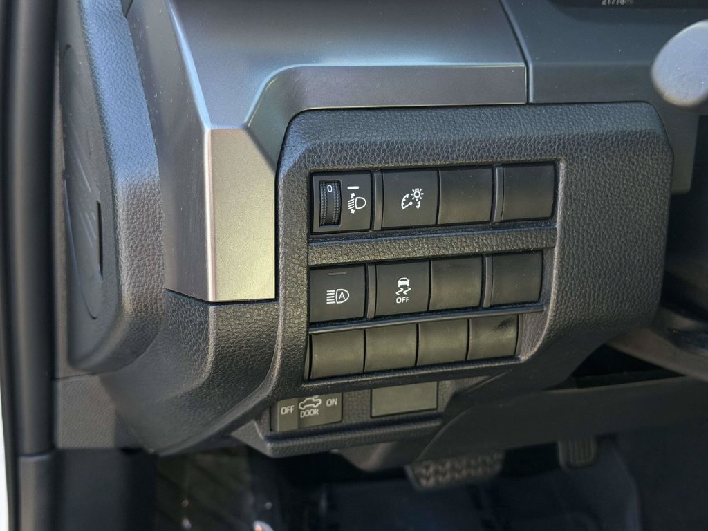 Used 2025 Toyota Tacoma TRD Off-Road AWD/4WD image 19