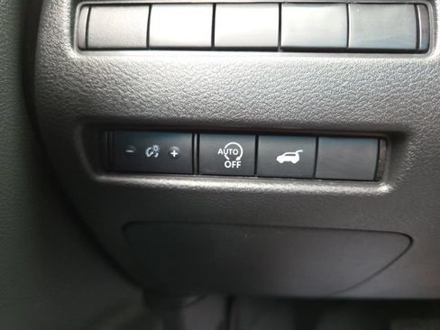 Used 2025 Nissan Rogue SV AWD/4WD image 52