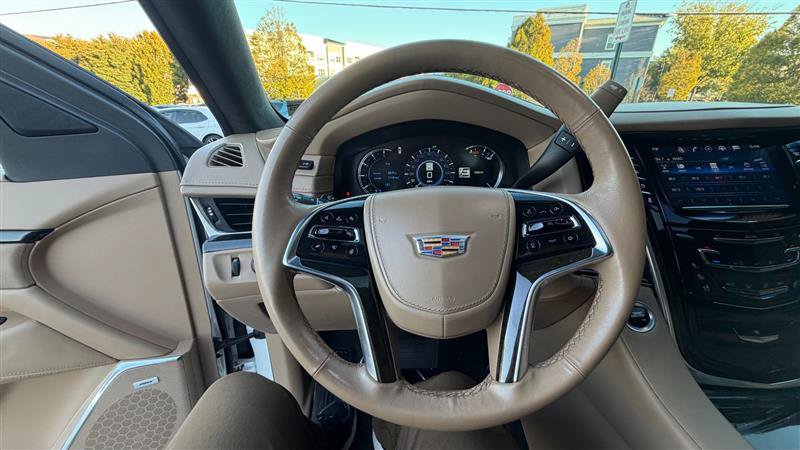 Used 2020 Cadillac Escalade Platinum AWD/4WD image 37