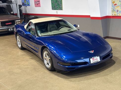 Used 2004 Chevrolet Corvette Convertible w/ Preferred Equipment Group RWD image 48