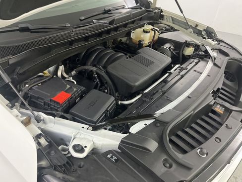 Used 2023 Chevrolet Suburban Premier image 10