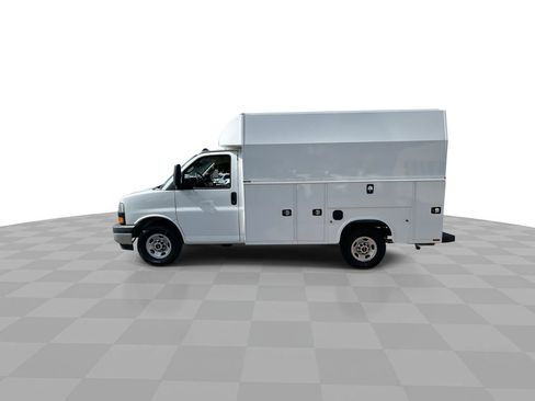New 2025 GMC Savana 3500 w/ Power Convenience Package image 5