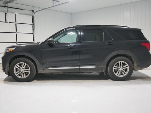 Certified 2022 Ford Explorer XLT image 8