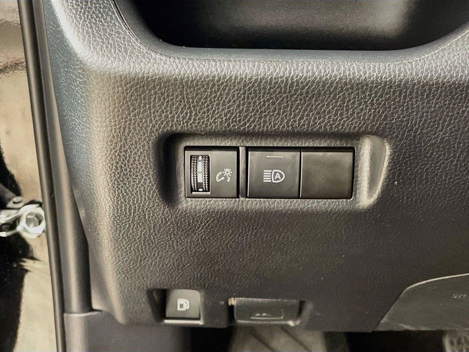 Used 2025 Toyota RAV4 LE AWD/4WD image 14