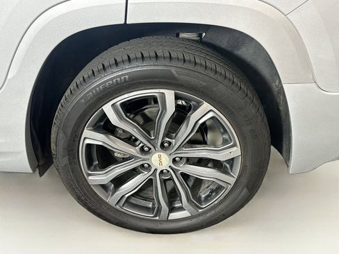 Used 2018 GMC Terrain Denali w/ Advanced Safety Package image 11