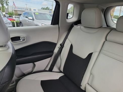 Used 2020 Jeep Compass Latitude w/ Safety & Security Group FWD image 11