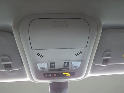 Used 2021 GMC Terrain SLE w/ Driver Convenience Package image 32