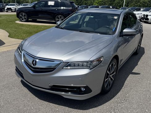 Used 2017 Acura TLX V6 SH-AWD w/ Advance Package image 5