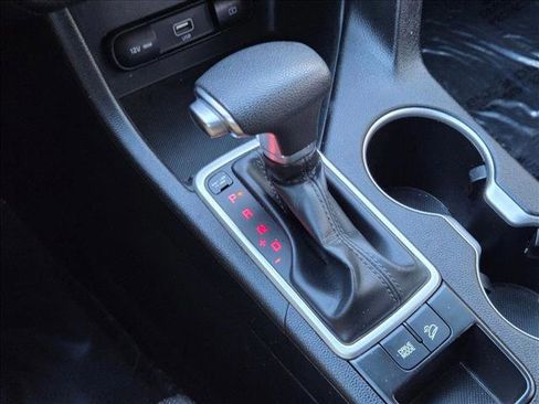 Used 2022 Kia Sportage LX image 12