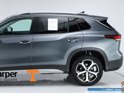 Used 2025 Volkswagen Tiguan SE w/ Panoramic Sunroof Package AWD/4WD image 43