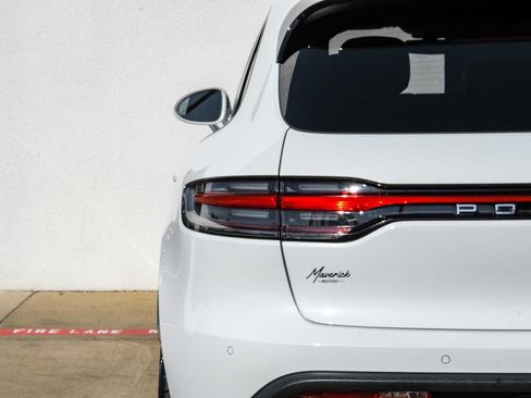 Used 2023 Porsche Macan image 48