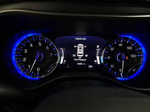 Used 2022 Chrysler Pacifica Touring-L AWD/4WD image 20