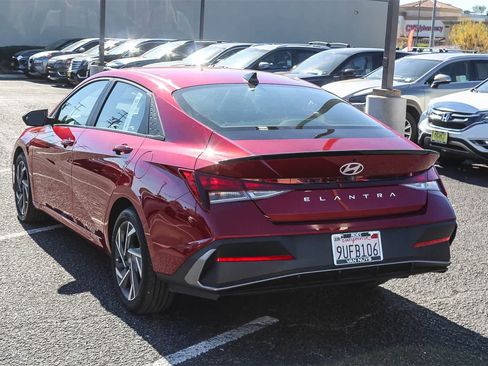 Certified 2025 Hyundai Elantra Sport w/ Cargo Package image 7