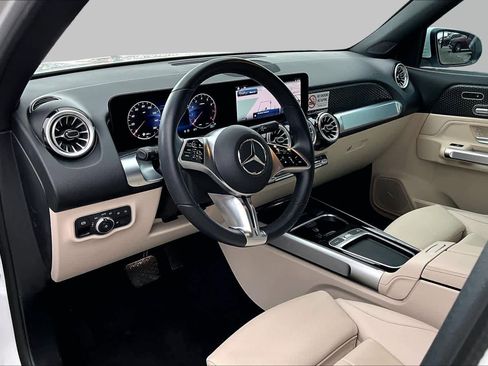 Used 2025 Mercedes-Benz GLB 250 image 18