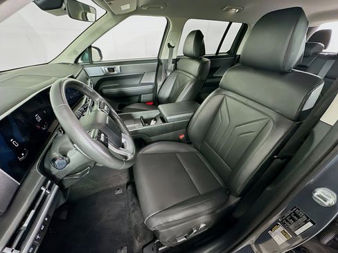 Used 2025 Hyundai Santa Fe SEL image 13