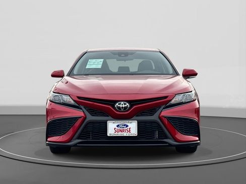 Used 2023 Toyota Camry SE image 3