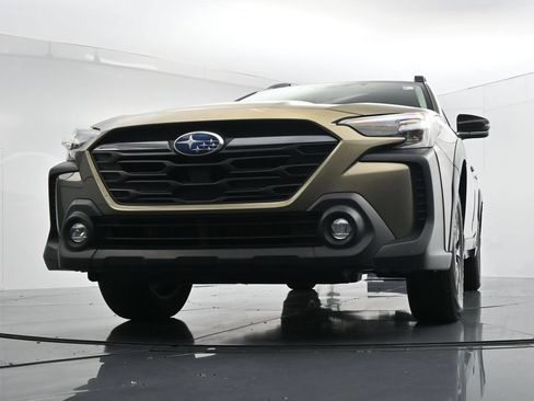 Used 2024 Subaru Outback Premium AWD/4WD image 19