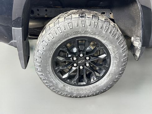 Used 2021 Chevrolet Colorado Z71 w/ Z71 Midnight Edition image 32