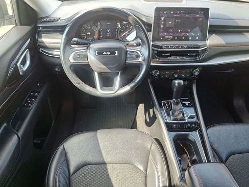 Used 2022 Jeep Compass Trailhawk w/ Trailhawk Convenience Group AWD/4WD image 21