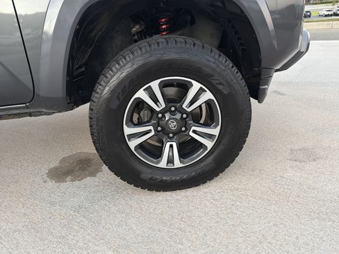 Used 2019 Toyota Tacoma TRD Sport w/ Technology Package RWD image 13