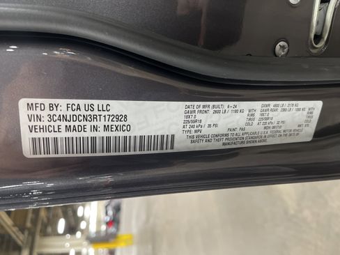 Used 2024 Jeep Compass Limited image 27