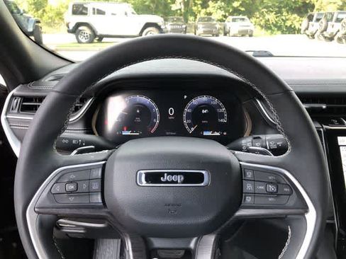Certified 2024 Jeep Grand Cherokee L Limited w/ Black Appearance Package AWD/4WD image 19