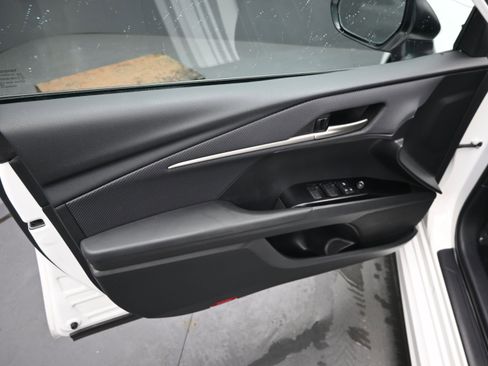 Used 2025 Toyota Camry SE FWD image 11