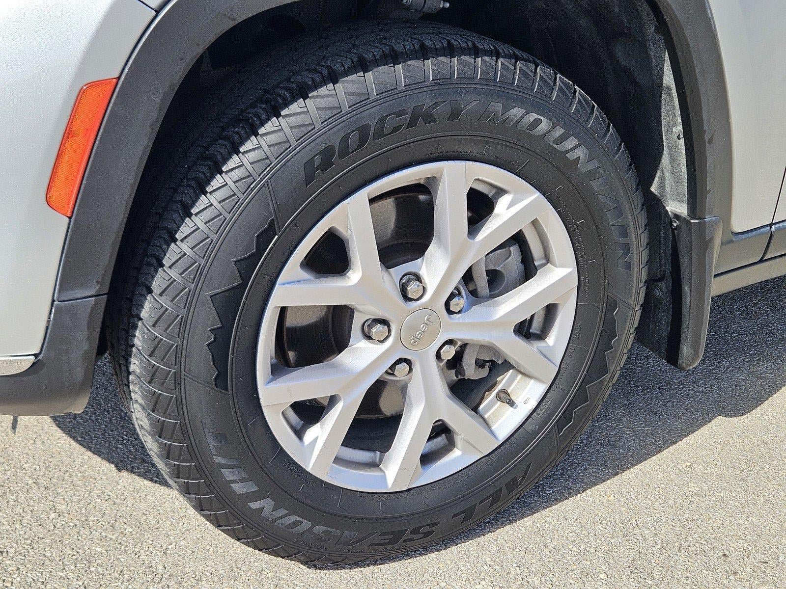 Used 2021 Jeep Grand Cherokee L Limited AWD/4WD image 9