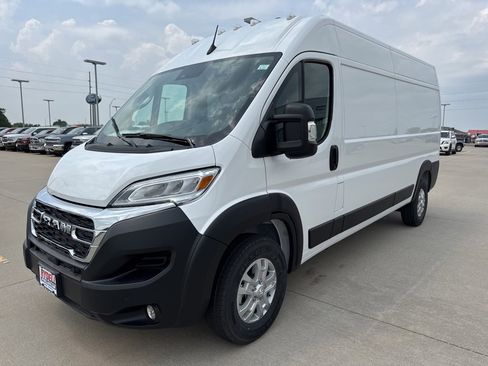 New 2025 RAM ProMaster 3500 w/ Quick Order Package 22G SLT image 15