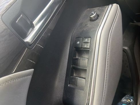Used 2021 Toyota Highlander Platinum FWD image 9