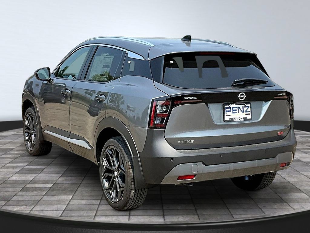Used 2026 Nissan Kicks SR FWD image 3