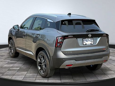 Used 2026 Nissan Kicks SR FWD image 3
