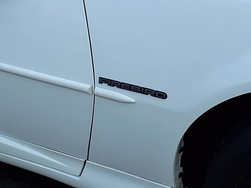 Used 1991 Pontiac Firebird Coupe image 22