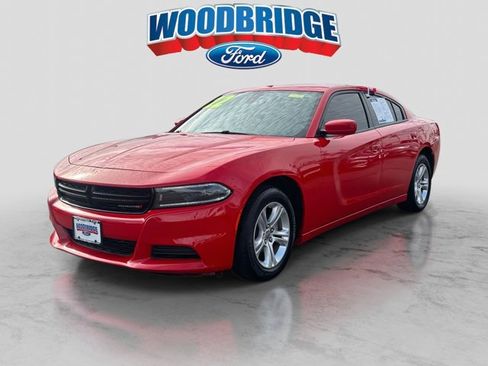 Used 2022 Dodge Charger SXT image 2