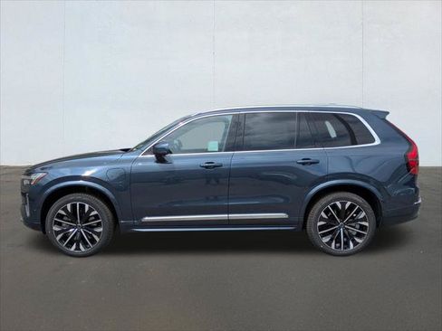 New 2026 Volvo XC90 T8 Plus w/ Protection Package AWD/4WD image 3