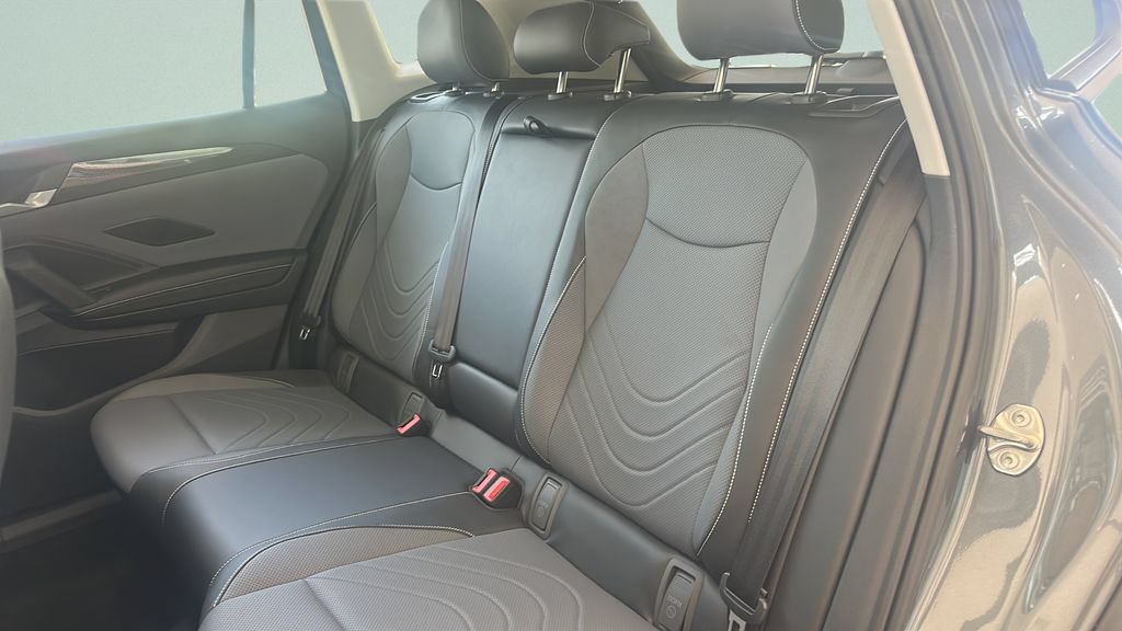 New 2026 Volkswagen Tiguan SE FWD image 26