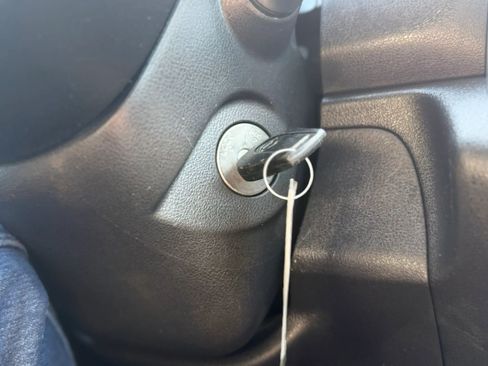 Used 2019 Nissan Versa SV image 15