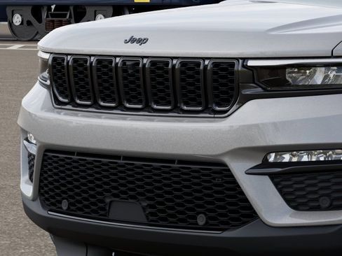 New 2025 Jeep Grand Cherokee Limited w/ Luxury Tech Group II AWD/4WD image 12