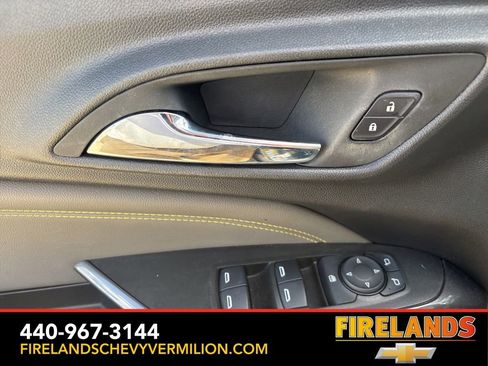 Used 2025 Chevrolet Trax ACTIV w/ Sunroof Package image 14