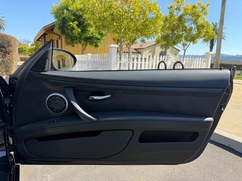 Used 2011 BMW M3 Convertible RWD image 39