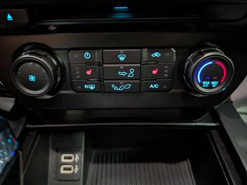 Used 2017 Ford F150 XLT w/ Equipment Group 302A Luxury AWD/4WD image 14