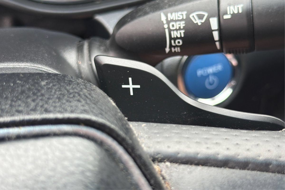 Used 2022 Toyota Avalon XSE FWD image 36