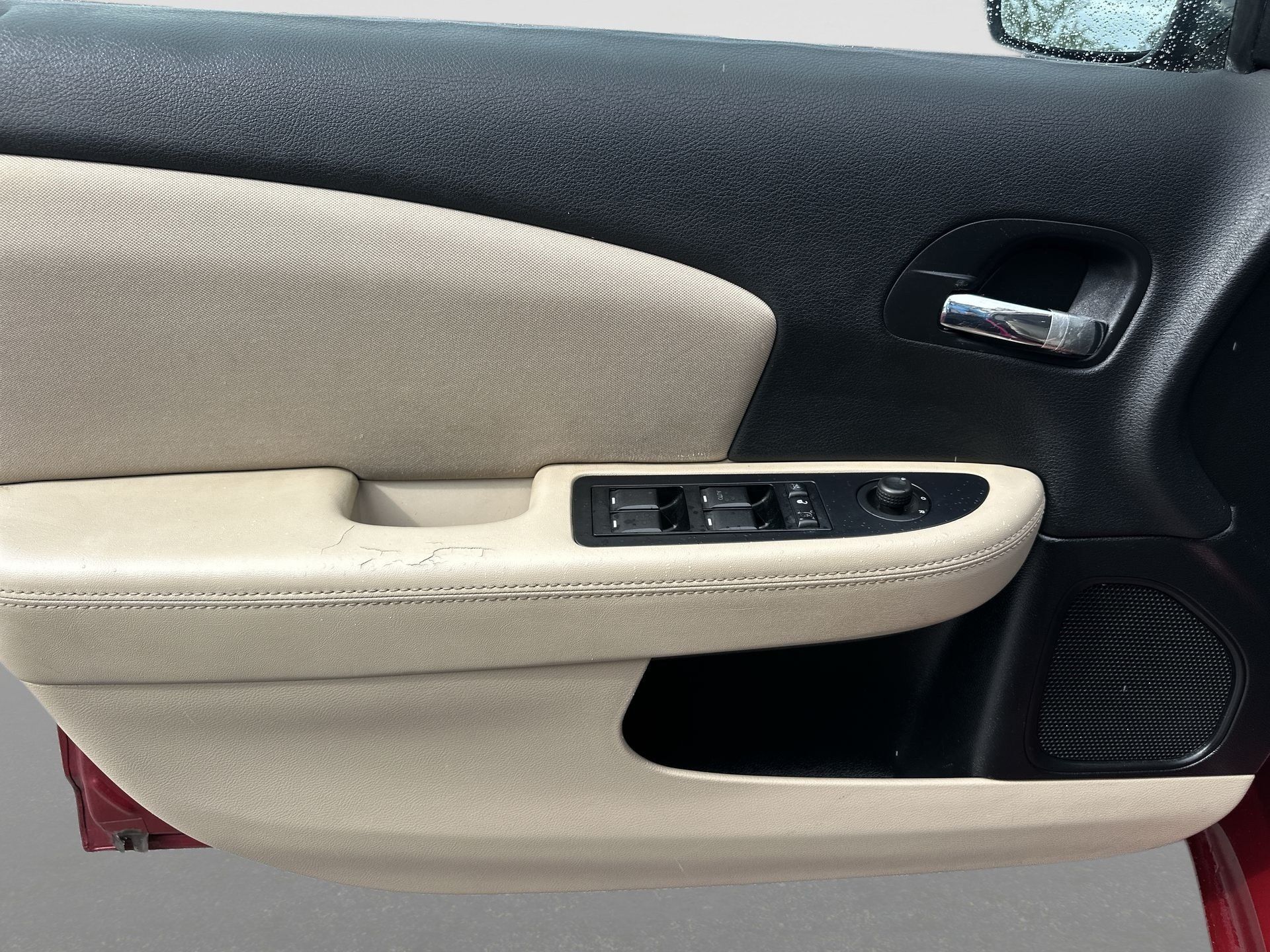 Used 2013 Chrysler 200 Touring FWD image 20