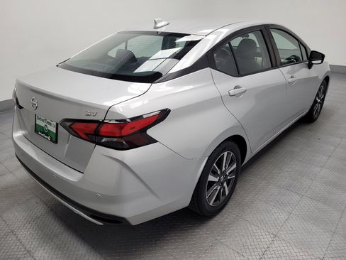 Used 2021 Nissan Versa SV FWD image 10